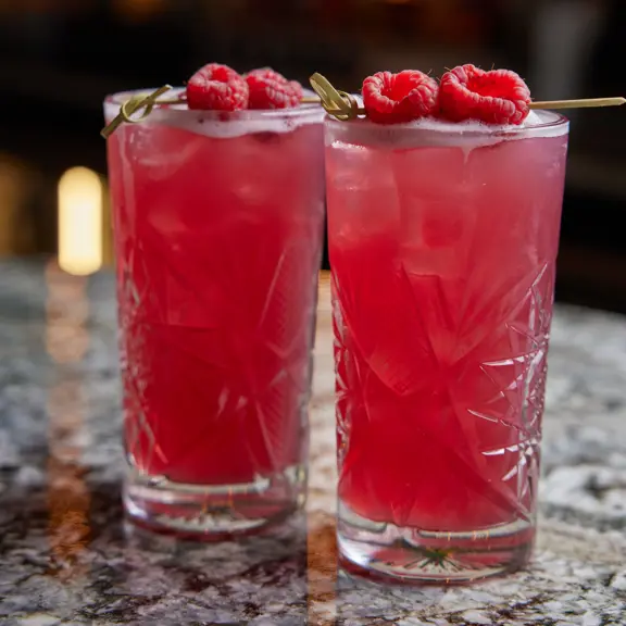2 raspberry cocktails